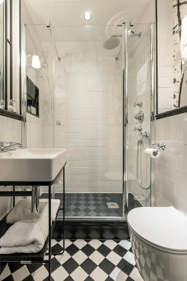 ****  Hotel Therese Paris France