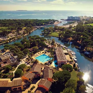 pierre-vacances-premium-residence-cannes-mandelieu.fr-provencehotel.com/