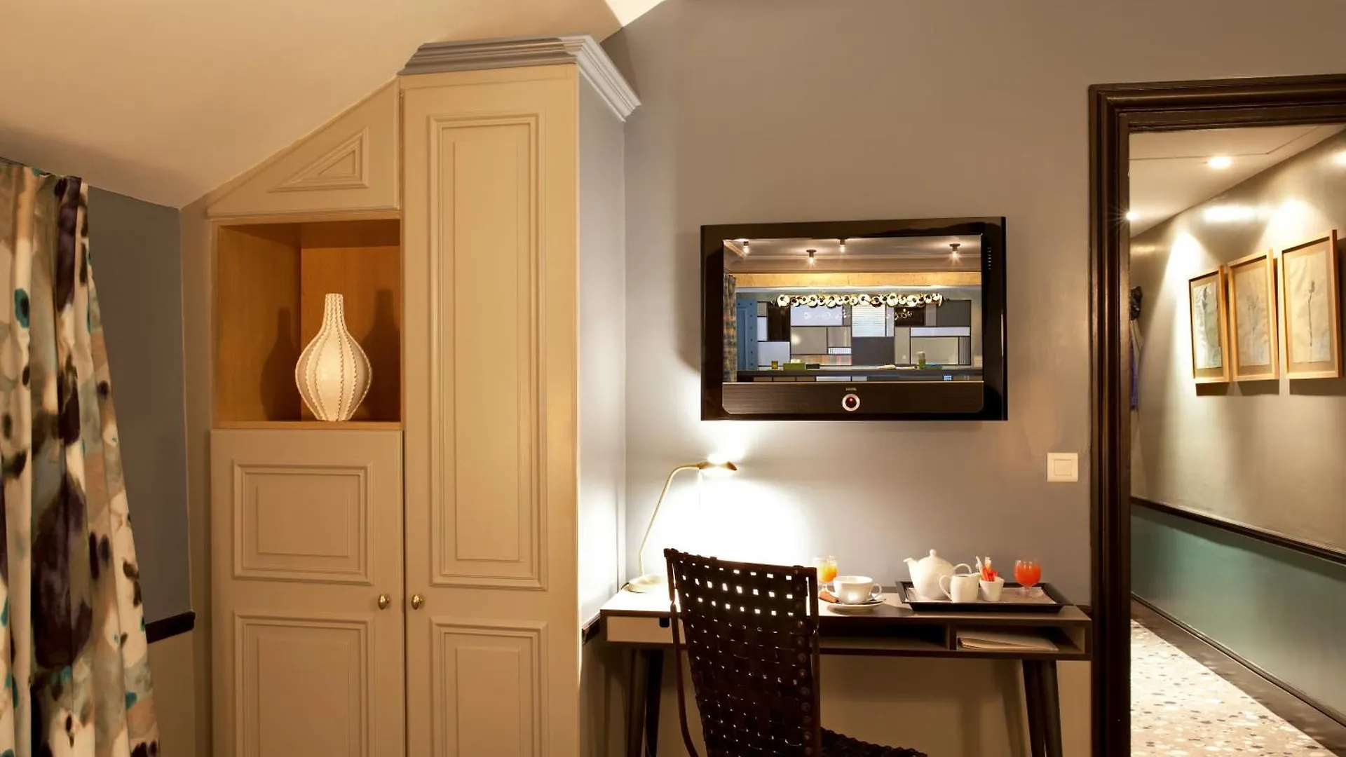 Hotel Therese Париж 4*,  Франция